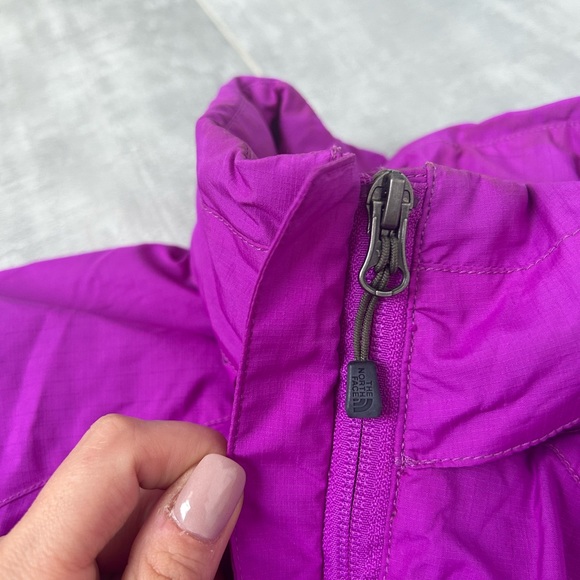 🌈SALE🌈 THE NORTH FACE Lightweight Purple Jacket - Picture 4 of 12